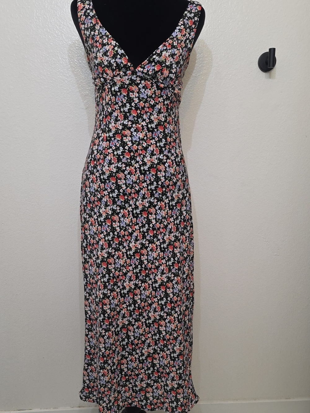 Princess Polly Black Floral V-Neck Maxi Dress with Coral & White Blooms
